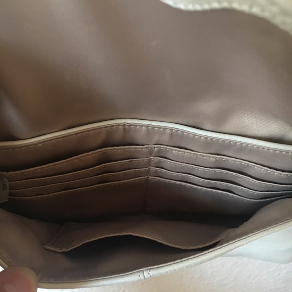 Coach Ivory Wristlet - Picture 3 of 7